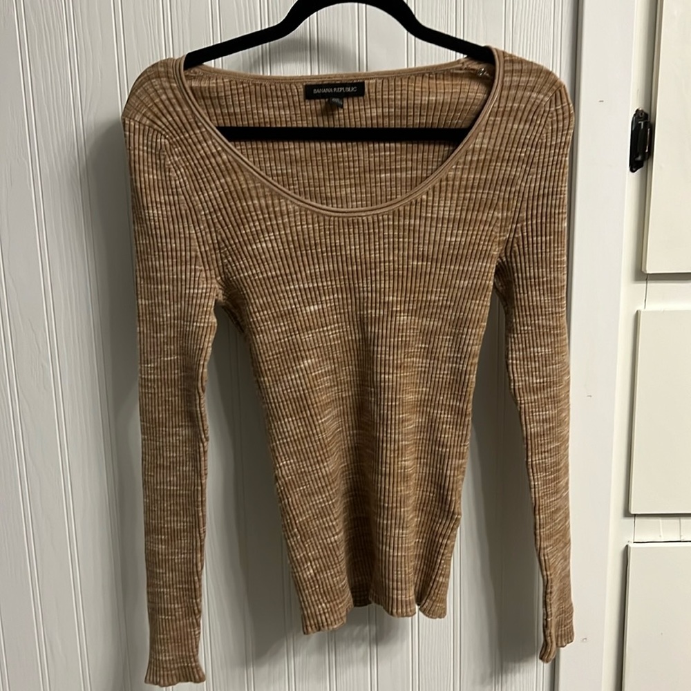 Banana Republic sweater, super stretchy and form-fitting! Soft too.